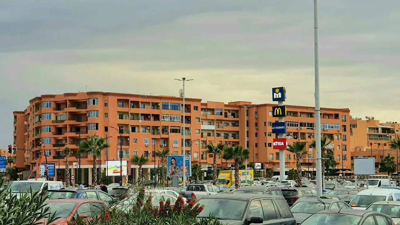 Oranger Family House City Center, Private Large House, Terasse Garden View, Free Parking Marrakesh
