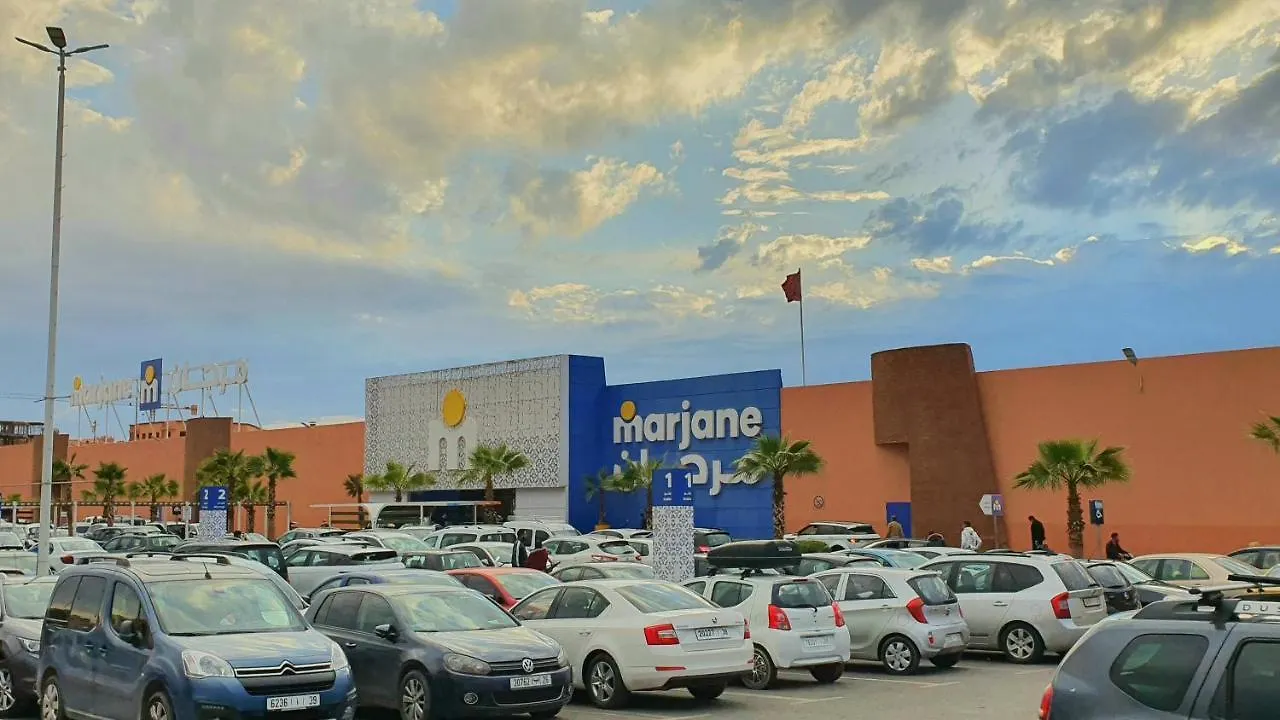 Oranger Family House City Center, Private Large House, Terasse Garden View, Free Parking Marrakesh 0*,