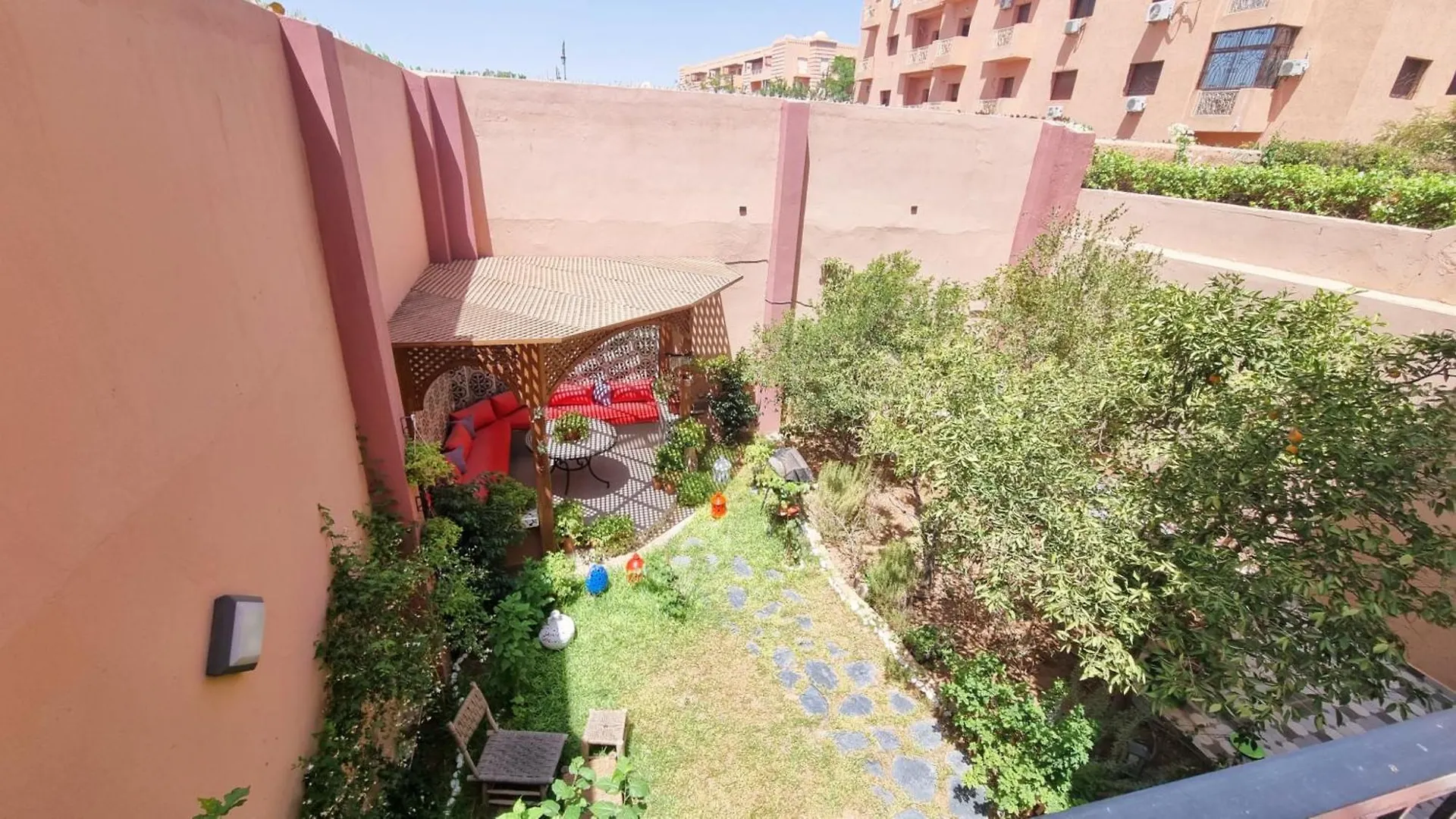 Oranger Family House City Center, Private Large House, Terasse Garden View, Free Parking Marrakesh