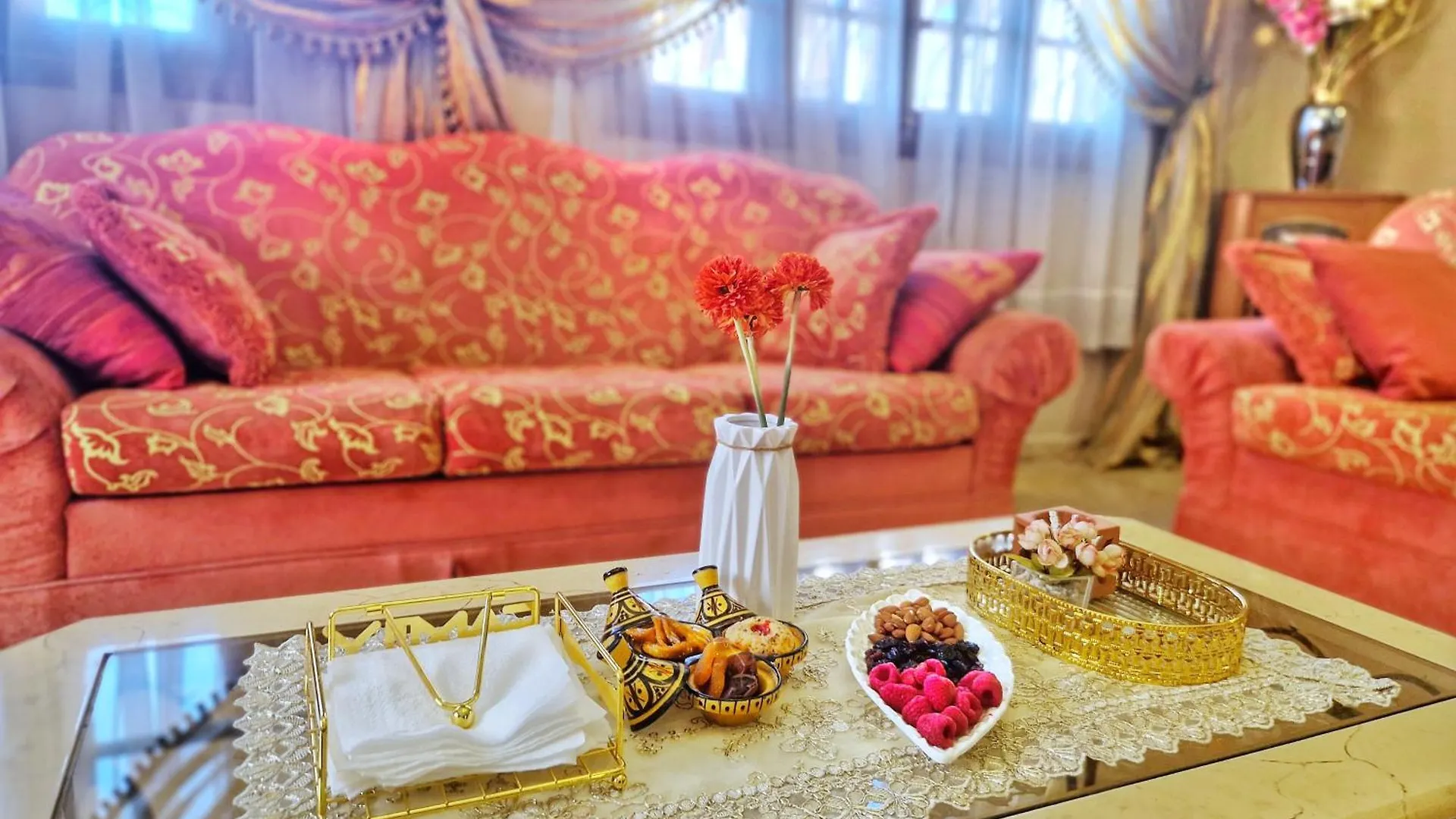 Apartment Oranger Family House City Center, Private Large House, Terasse Garden View, Free Parking Marrakesh